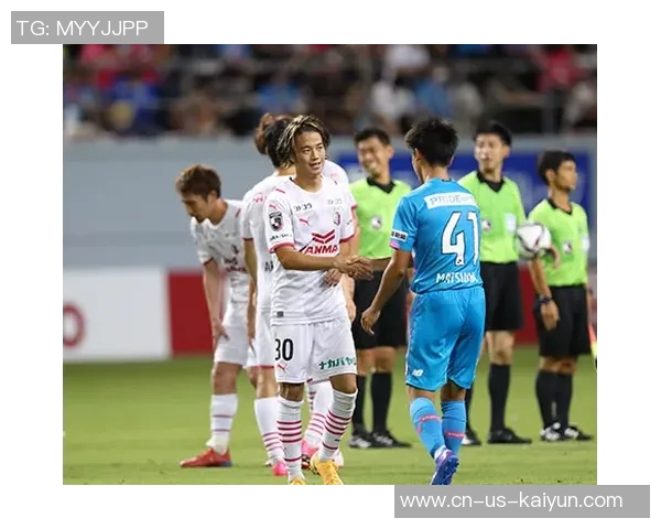 冈山绿雉与町田泽维在天皇杯的激烈对决与精彩瞬间回顾 冈山绿雉与町田泽维在天皇杯的激烈对决与精彩瞬间回顾